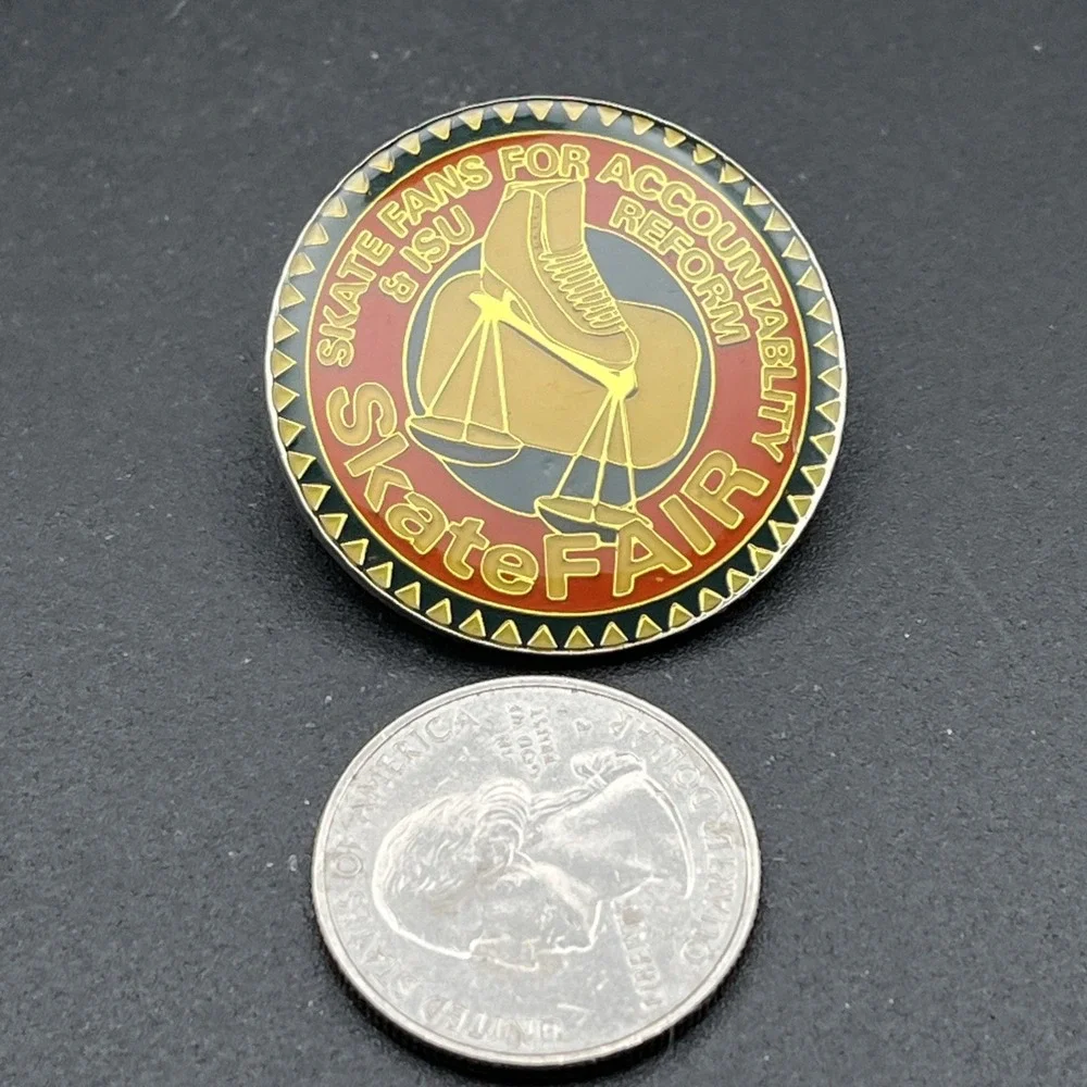 SkateFAIR Skate Fans For Accountability & ISU Reform Skates Lapel‎ Hat Pin